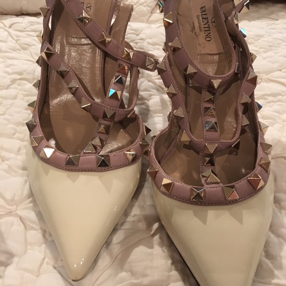 Authentic Valentino cream/nude rock stud pumps 37 - Picture 8 of 8